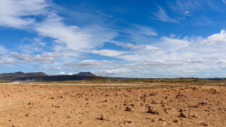 cloudy-desert_xg0svihzdr