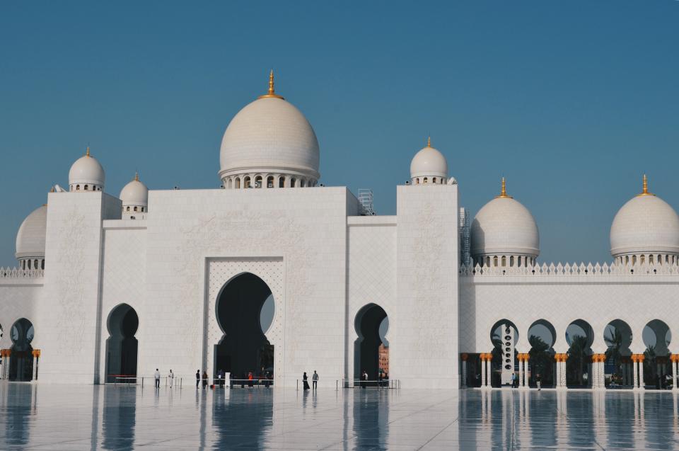 mosque-people_1mrh5hy5vd