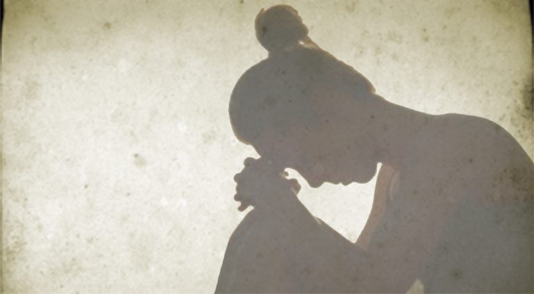 39447-mother-praying