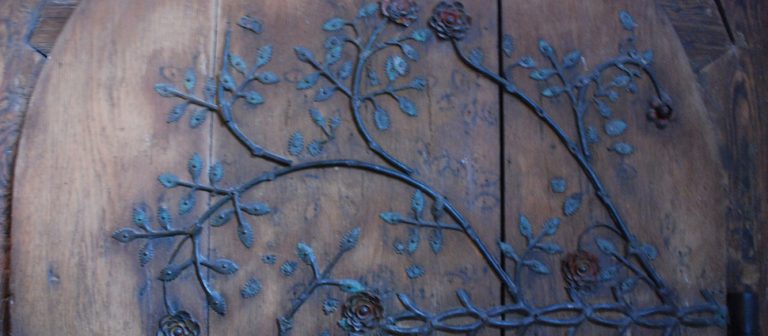 door_metal_vines_970_425