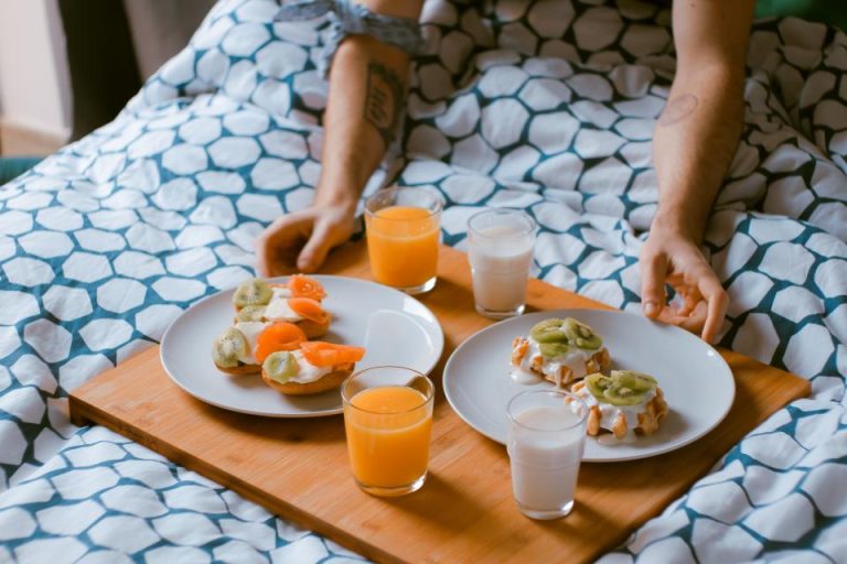 food-breakfast_in_bed_9j4mu8p0cc
