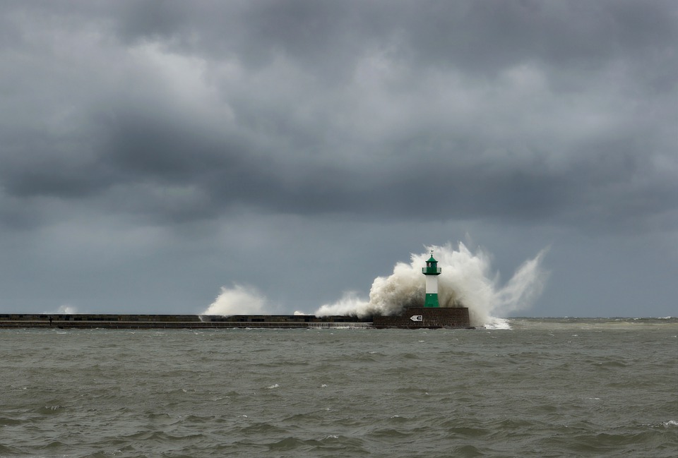 lighthouse-5698257_960_720